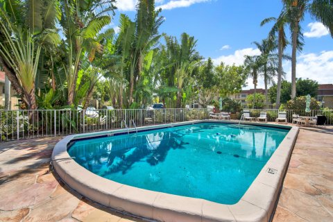 Condo in Palm Beach Gardens, Florida, 1 bedroom  № 1045629 - photo 1