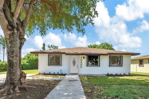 Casa en venta en Miami, Florida, 4 dormitorios, 127.09 m2 № 1331733 - foto 1