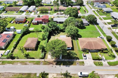 Villa ou maison à vendre à Miami, Floride: 4 chambres, 127.09 m2 № 1331733 - photo 29