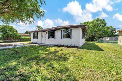 Villa ou maison à vendre à Miami, Floride: 4 chambres, 127.09 m2 № 1331733 - photo 3