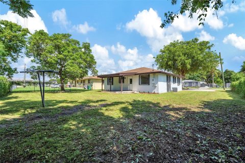 Villa ou maison à vendre à Miami, Floride: 4 chambres, 127.09 m2 № 1331733 - photo 27