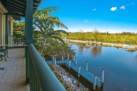 Villa ou maison à vendre à Coral Gables, Floride: 6 chambres, 591.6 m2 № 1332278 - photo 5