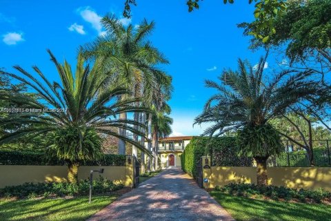 Villa ou maison à vendre à Coral Gables, Floride: 6 chambres, 591.6 m2 № 1332278 - photo 7