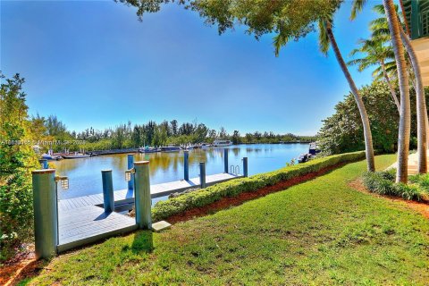 Villa ou maison à vendre à Coral Gables, Floride: 6 chambres, 591.6 m2 № 1332278 - photo 9