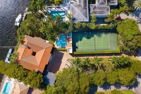 Villa ou maison à vendre à Coral Gables, Floride: 6 chambres, 591.6 m2 № 1332278 - photo 3