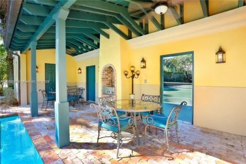 Villa ou maison à vendre à Coral Gables, Floride: 6 chambres, 591.6 m2 № 1332278 - photo 23