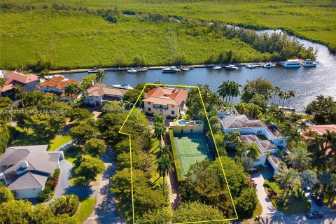 Villa ou maison à vendre à Coral Gables, Floride: 6 chambres, 591.6 m2 № 1332278 - photo 18