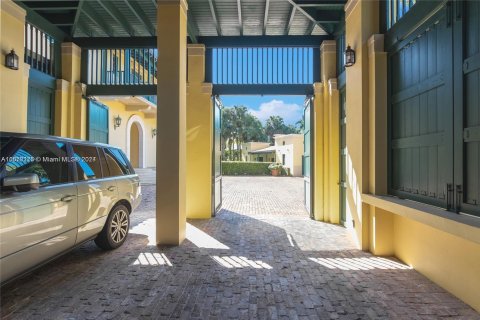 Villa ou maison à vendre à Coral Gables, Floride: 6 chambres, 591.6 m2 № 1332278 - photo 24