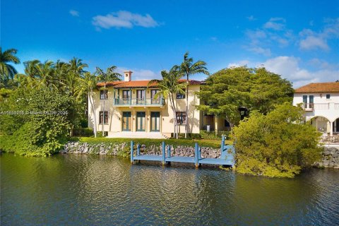 Villa ou maison à vendre à Coral Gables, Floride: 6 chambres, 591.6 m2 № 1332278 - photo 8