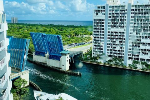 Hôtel, hôtellerie à vendre à Fort Lauderdale, Floride: 1 chambre, 43.66 m2 № 1332238 - photo 11