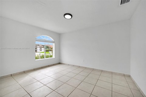 Casa en venta en Miami, Florida, 5 dormitorios, 253.62 m2 № 1397428 - foto 30