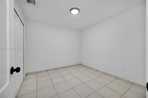 Casa en venta en Miami, Florida, 5 dormitorios, 253.62 m2 № 1397428 - foto 14