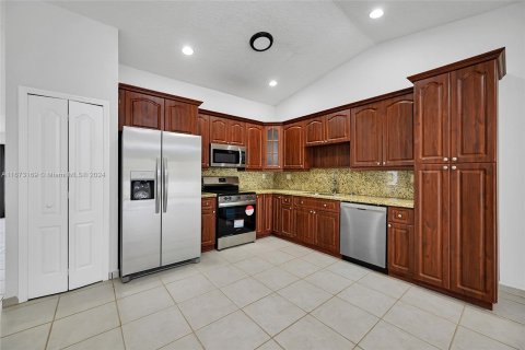 Casa en venta en Miami, Florida, 5 dormitorios, 253.62 m2 № 1397428 - foto 11