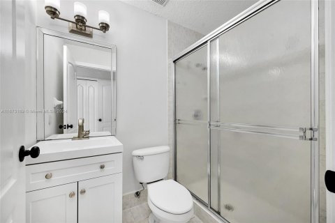 Casa en venta en Miami, Florida, 5 dormitorios, 253.62 m2 № 1397428 - foto 27