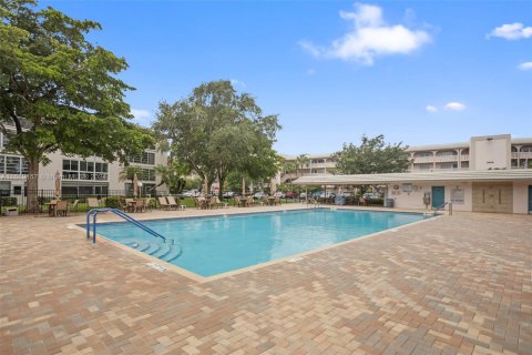 Copropriété à vendre à Coconut Creek, Floride: 2 chambres, 107.4 m2 № 1240694 - photo 8