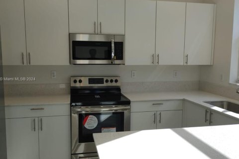 Townhouse in Homestead, Florida 3 bedrooms, 137.77 sq.m. № 1241218 - photo 9