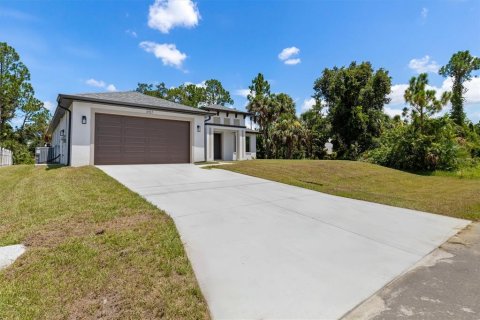 Villa ou maison à vendre à North Port, Floride: 3 chambres, 160.35 m2 № 1296019 - photo 5