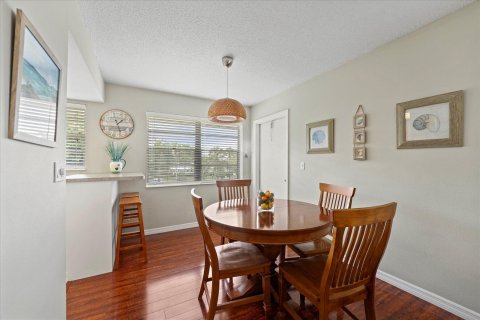 Condo in Stuart, Florida, 2 bedrooms  № 1217313 - photo 16