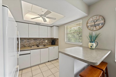 Condo in Stuart, Florida, 2 bedrooms  № 1217313 - photo 13