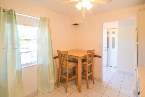 Condominio en venta en Dania Beach, Florida, 2 dormitorios, 106.28 m2 № 1071031 - foto 4