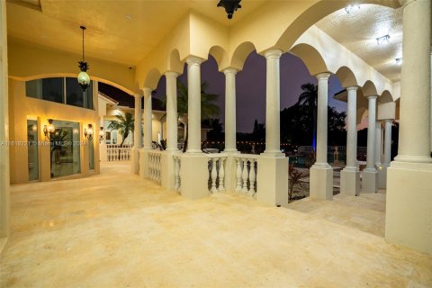 Villa ou maison à vendre à Weston, Floride: 10 chambres, 1327.95 m2 № 1239462 - photo 20