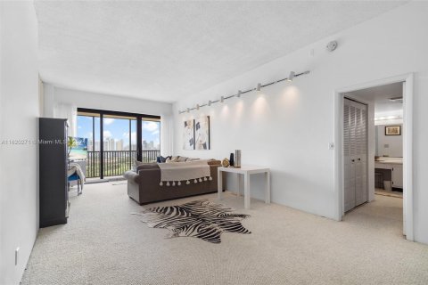 Condo in Aventura, Florida, 2 bedrooms  № 1241257 - photo 3