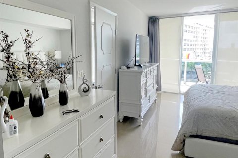 Condominio en venta en Hallandale Beach, Florida, 2 dormitorios, 100.89 m2 № 1360715 - foto 16