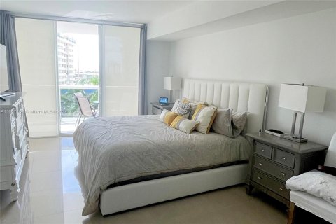 Condominio en venta en Hallandale Beach, Florida, 2 dormitorios, 100.89 m2 № 1360715 - foto 15