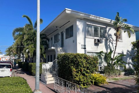 Condo in Miami Beach, Florida, 1 bedroom  № 1378989 - photo 2