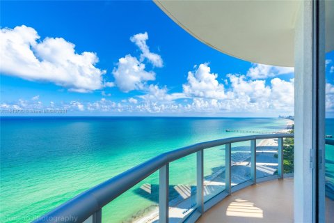 Copropriété à vendre à Sunny Isles Beach, Floride: 2 chambres, 111.58 m2 № 1044807 - photo 21