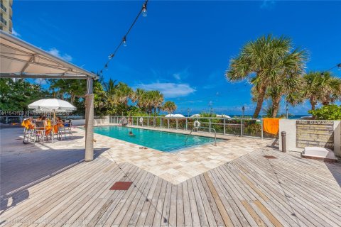Copropriété à vendre à Sunny Isles Beach, Floride: 2 chambres, 111.58 m2 № 1044807 - photo 19