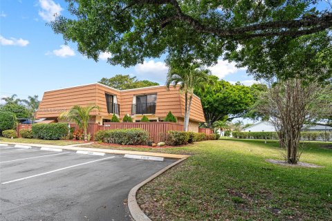Touwnhouse à vendre à Deerfield Beach, Floride: 2 chambres, 114.83 m2 № 1029048 - photo 2