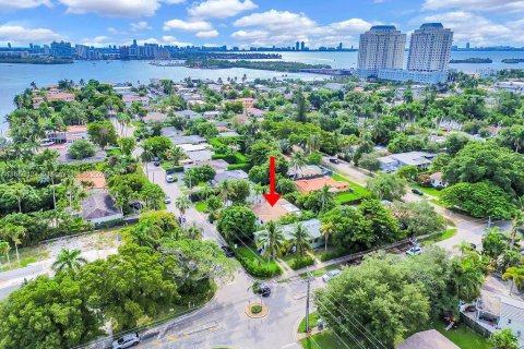 Casa en venta en Miami, Florida, 3 dormitorios, 140.1 m2 № 1381810 - foto 2