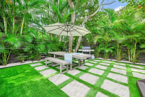 Casa en venta en Miami, Florida, 3 dormitorios, 140.1 m2 № 1381810 - foto 13