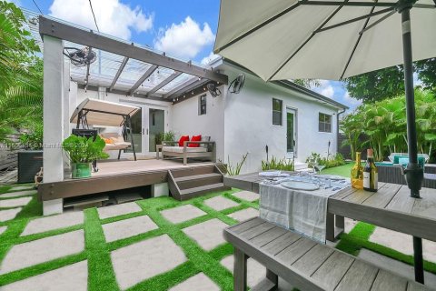 Casa en venta en Miami, Florida, 3 dormitorios, 140.1 m2 № 1381810 - foto 12