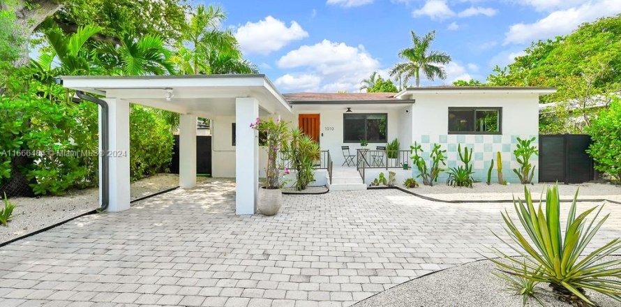 Villa ou maison à Miami, Floride 3 chambres, 140.1 m2 № 1381810