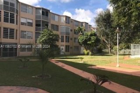 Condominio en venta en Miami, Florida, 1 dormitorio, 83.43 m2 № 1099213 - foto 19