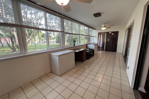 Copropriété à vendre à Wellington, Floride: 2 chambres, 132.39 m2 № 1059927 - photo 6