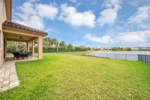 Villa ou maison à vendre à Parkland, Floride: 4 chambres, 345.6 m2 № 1059929 - photo 8