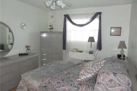 Condo in Lauderdale Lakes, Florida, 2 bedrooms  № 1070489 - photo 4