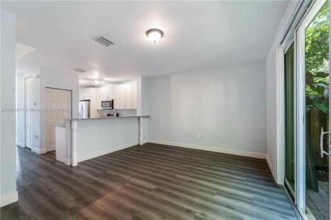 Copropriété à vendre à Cutler Bay, Floride: 2 chambres, 119.84 m2 № 1305376 - photo 12