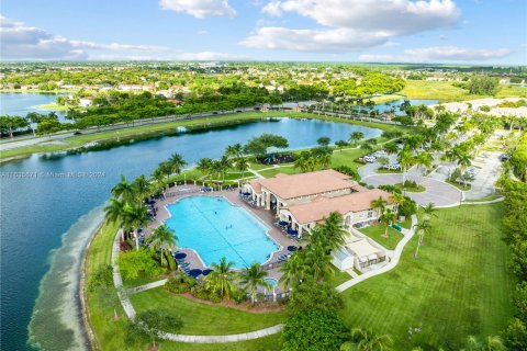 Condo in Cutler Bay, Florida, 2 bedrooms  № 1305376 - photo 28