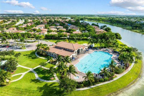 Copropriété à vendre à Cutler Bay, Floride: 2 chambres, 119.84 m2 № 1305376 - photo 29