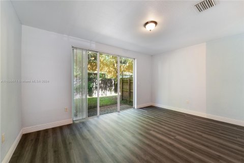 Copropriété à vendre à Cutler Bay, Floride: 2 chambres, 119.84 m2 № 1305376 - photo 11