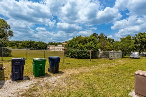 Villa ou maison à vendre à Tampa, Floride: 2 chambres, 114.83 m2 № 1296286 - photo 11