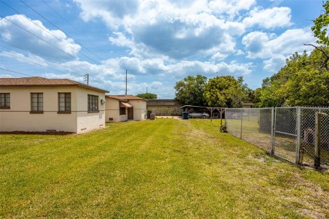 Villa ou maison à vendre à Tampa, Floride: 2 chambres, 114.83 m2 № 1296286 - photo 4