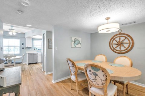 Adosado en venta en Redington Shores, Florida, 2 dormitorios, 114.92 m2 № 1296355 - foto 16