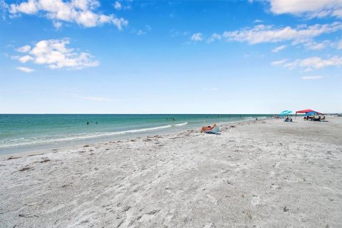 Adosado en venta en Redington Shores, Florida, 2 dormitorios, 114.92 m2 № 1296355 - foto 8