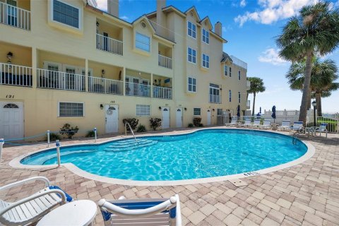 Touwnhouse à vendre à Redington Shores, Floride: 2 chambres, 114.92 m2 № 1296355 - photo 5