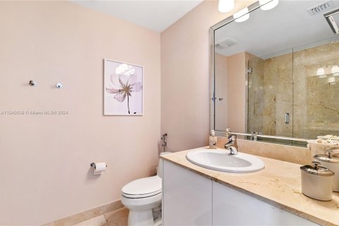 Condominio en venta en Sunny Isles Beach, Florida, 3 dormitorios, 221.39 m2 № 1033221 - foto 22